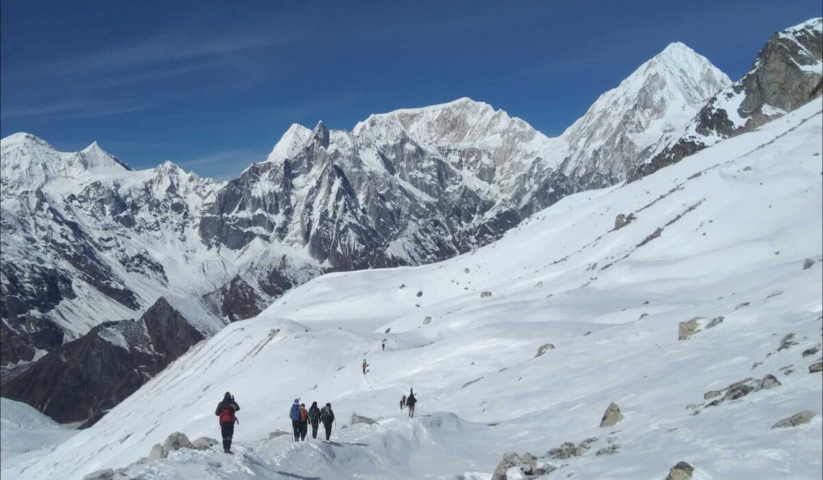 Nepal-Trek-Manaslu-discesa-dal-Larkya-la