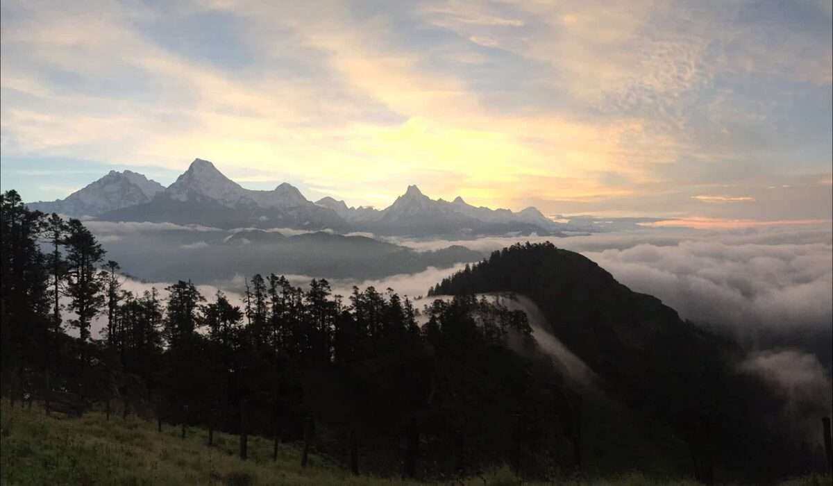 Nepal-Trek-Poon-Hill-Mohare-Danda-panorama