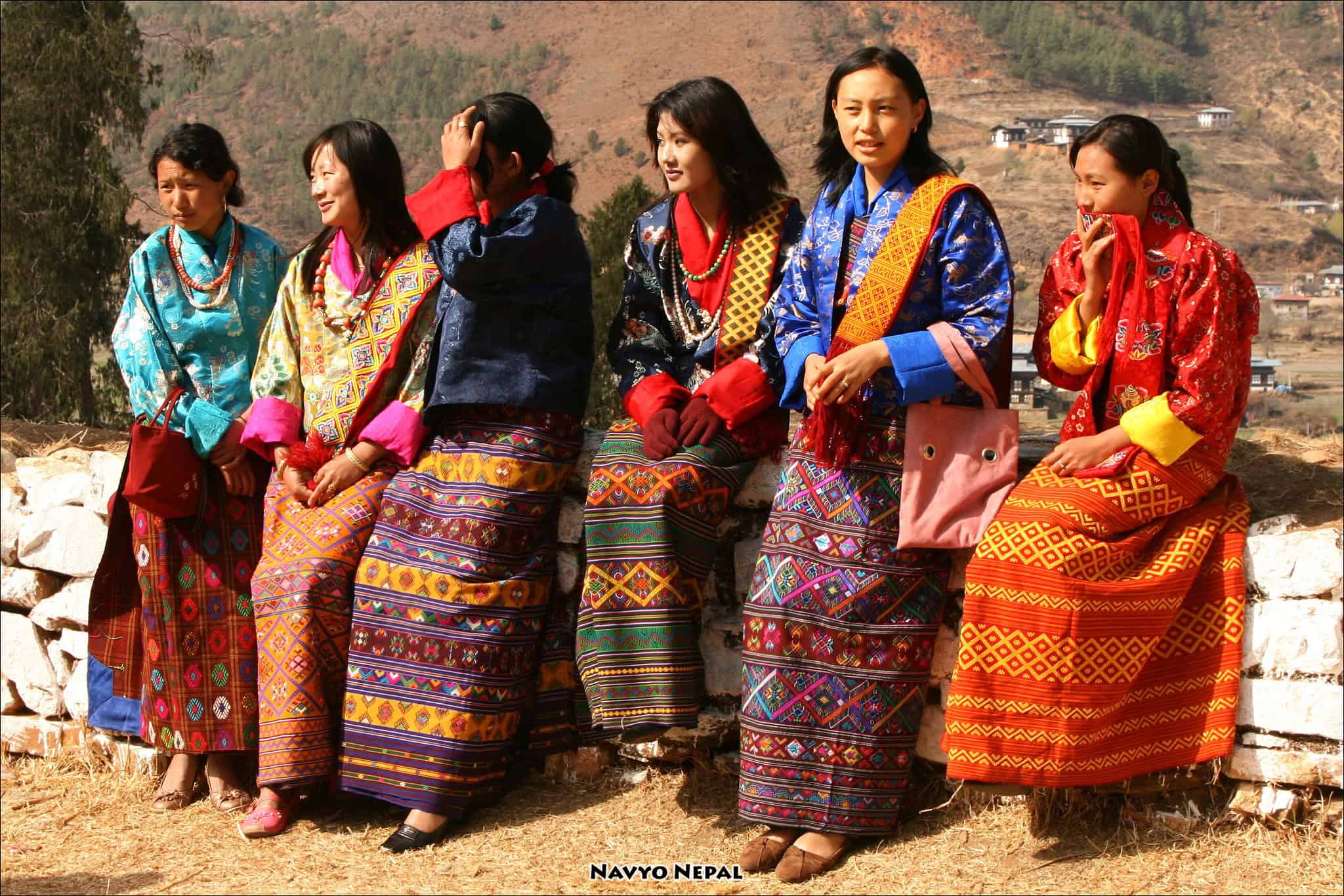 bhutan-gente-gruppo-di-donne