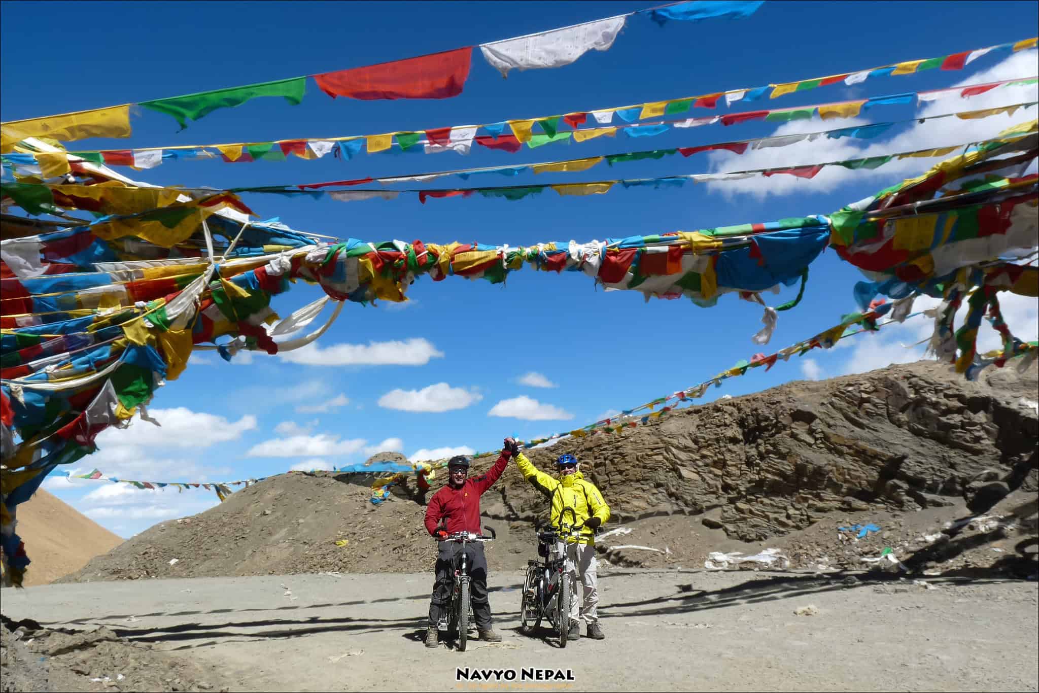 Tibet ciclismo, sul passo del Gyatso La (5220)