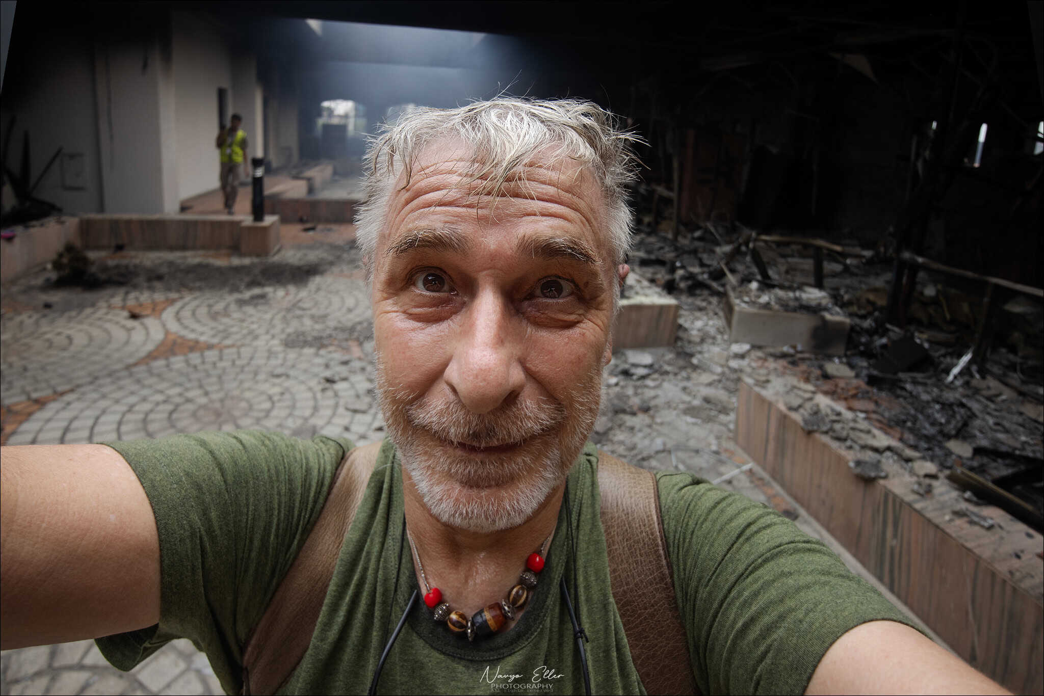 Navyo Eller dal interno del parlamento incendiato il 10 settembre 2025