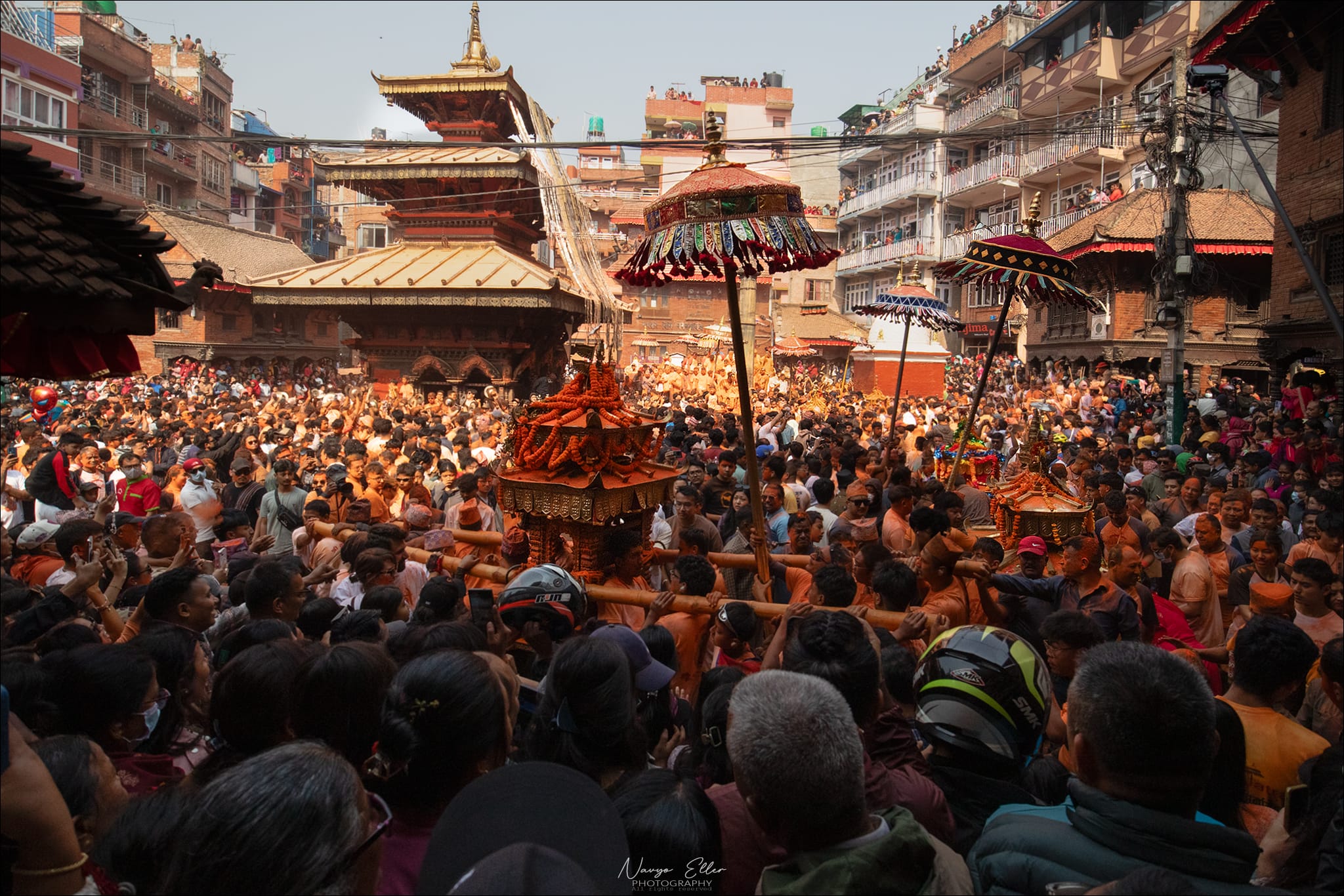 Balkumari Layaku, la piazza centrale pulpula di khats